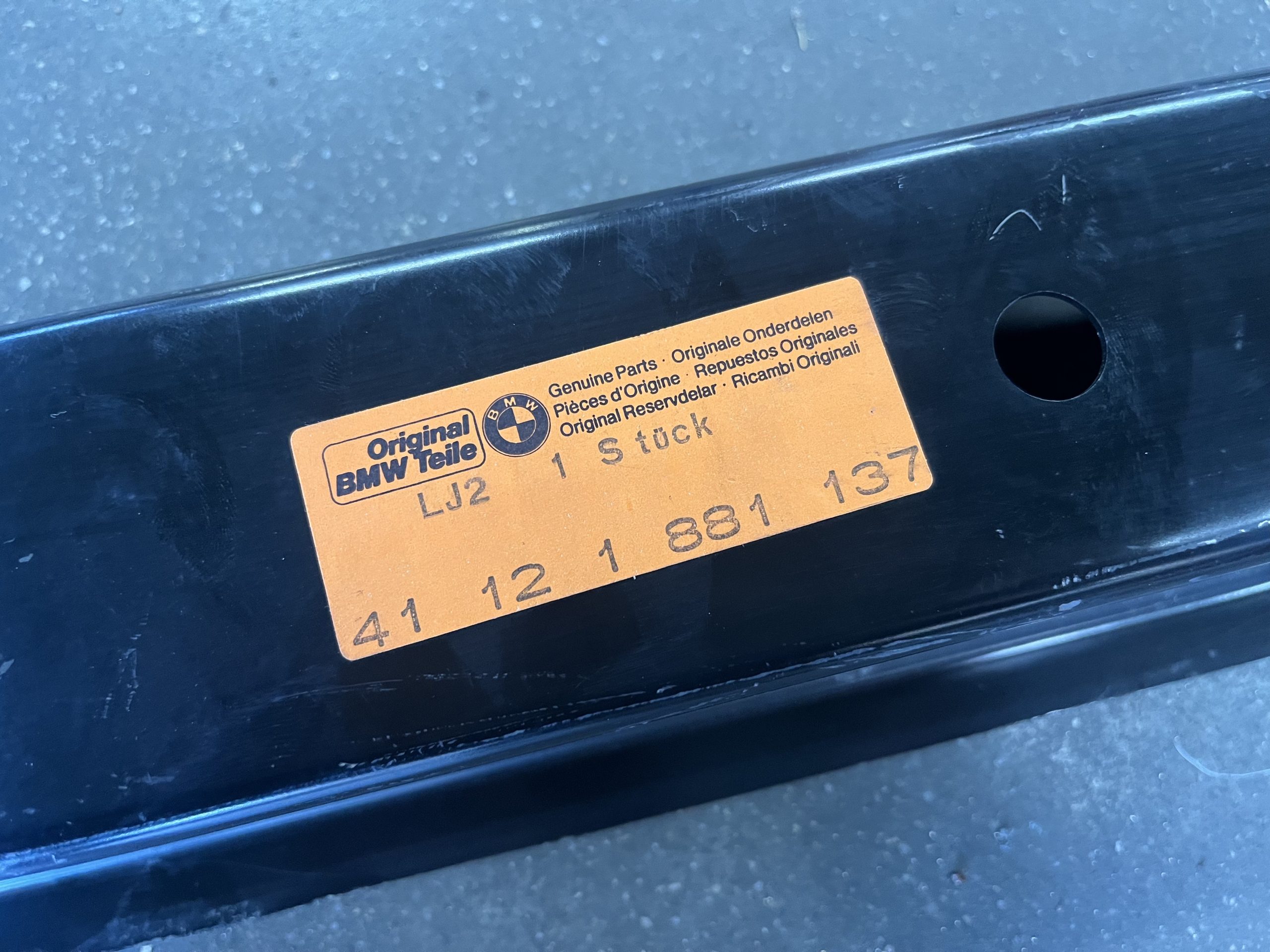 BMW E28 USA Rear shock absorber support 41121881137 524td 528e 533i 535i M5 - Image 3