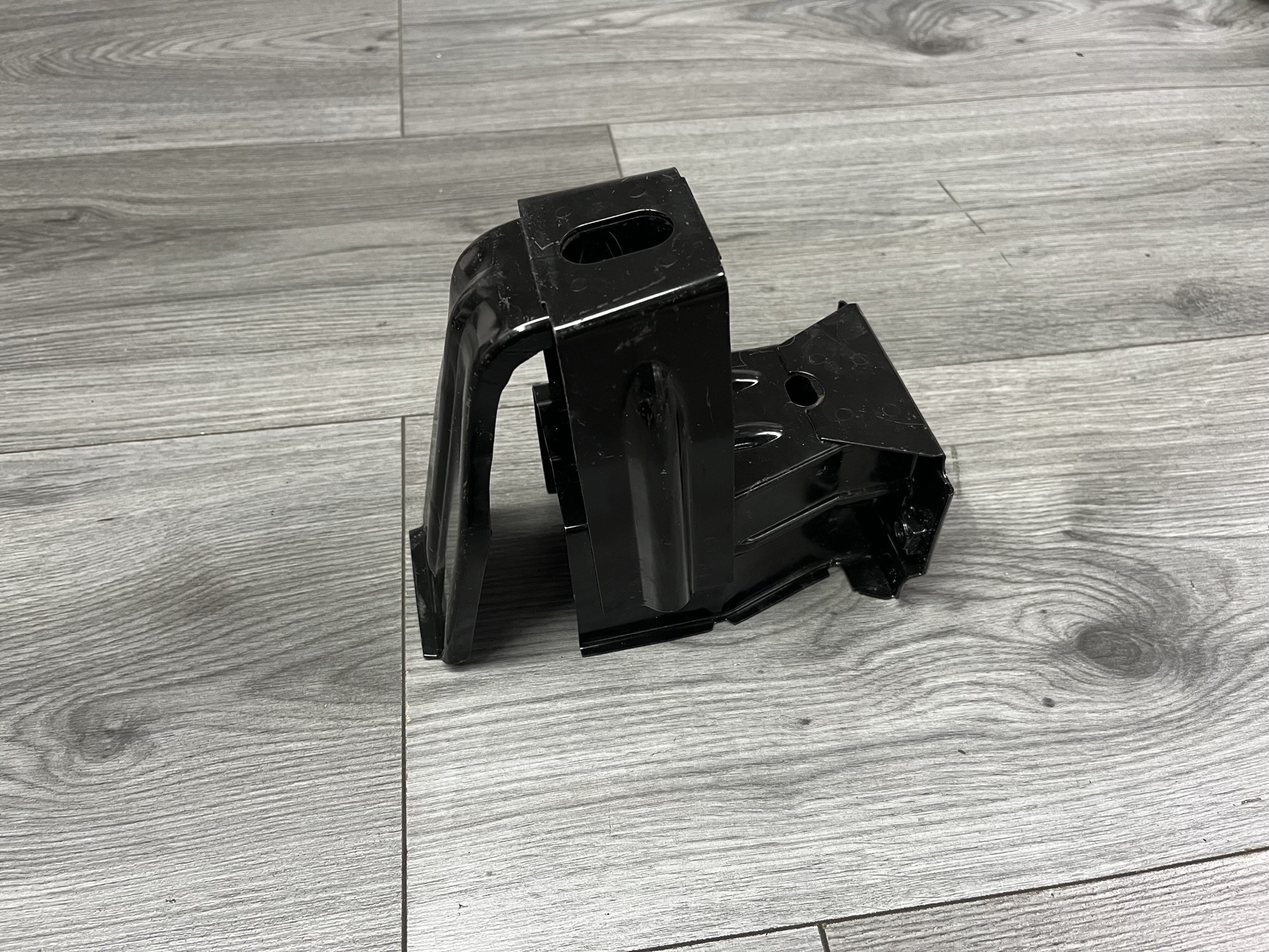 BMW E28 USA Rear bumper energy absorber bracket 41121881136