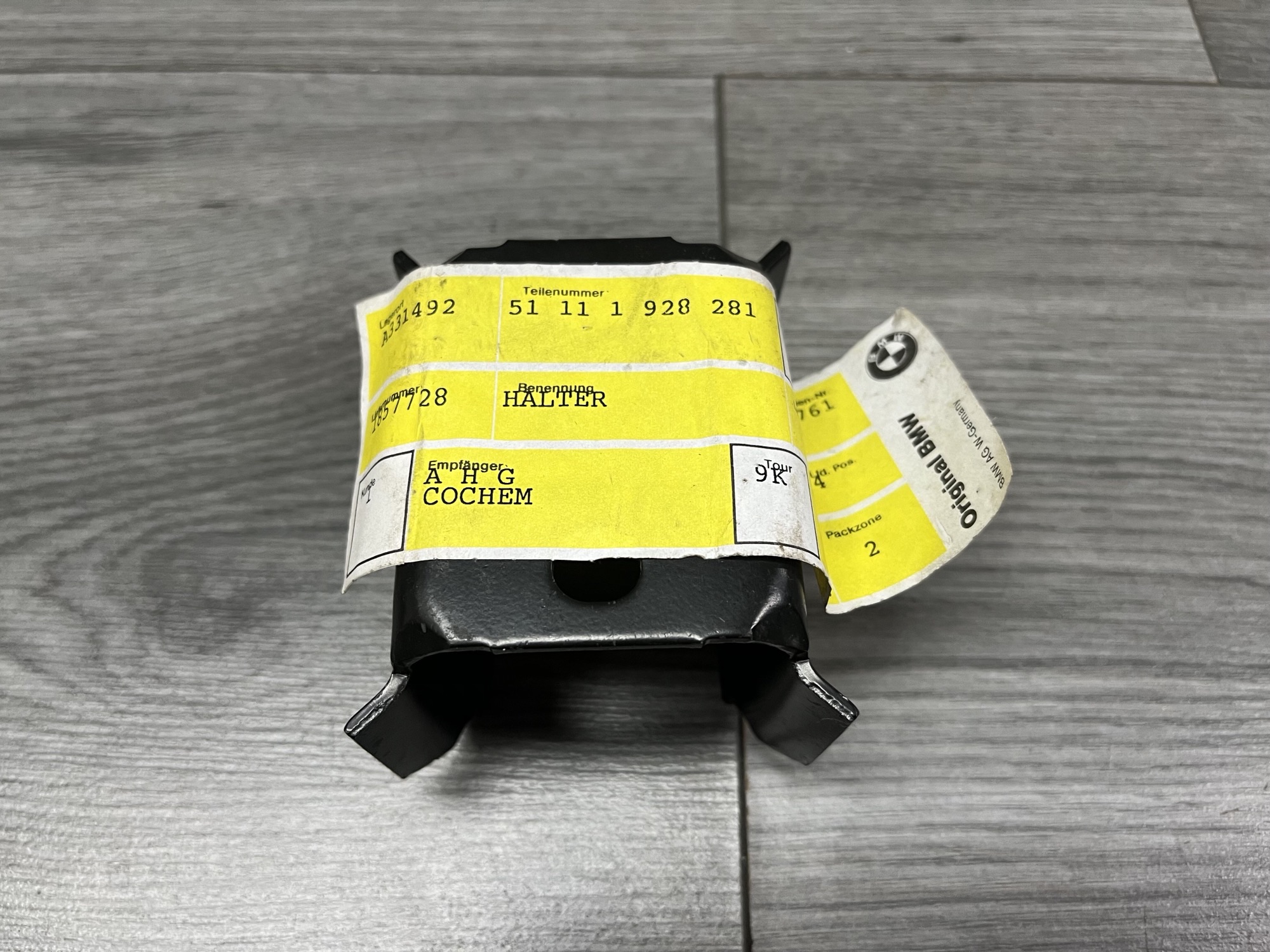 BMW E32 USA Front bumper energy absorber mount bracket 51111928281 - Image 2